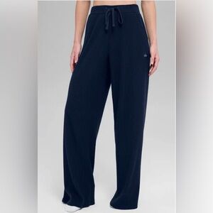 ALO YOGA Muse Wide Leg Pants in Navy Size Medium NWOT